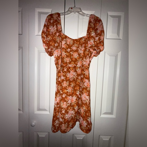 Altar'd State Dresses & Skirts - Altar’d State Gorgeous Floral Dress